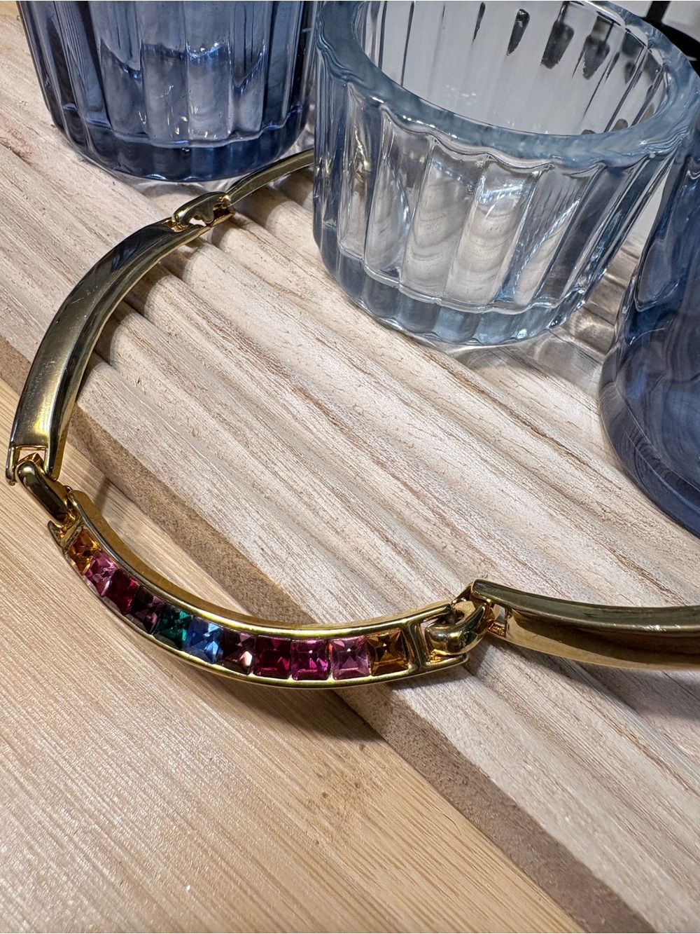 Big link rainbow gold tone necklace